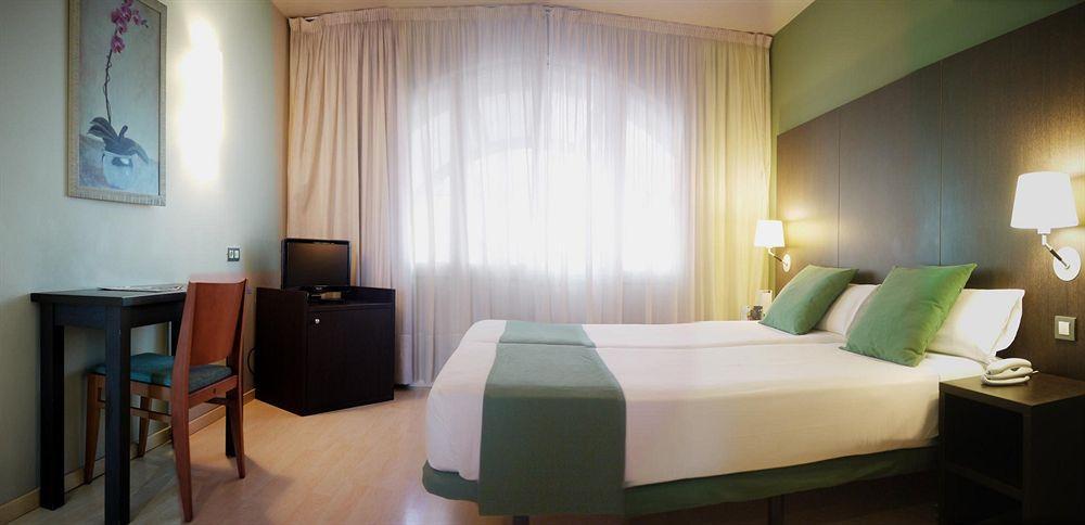 Oriente Atiram Hotel Барселона Стая снимка
