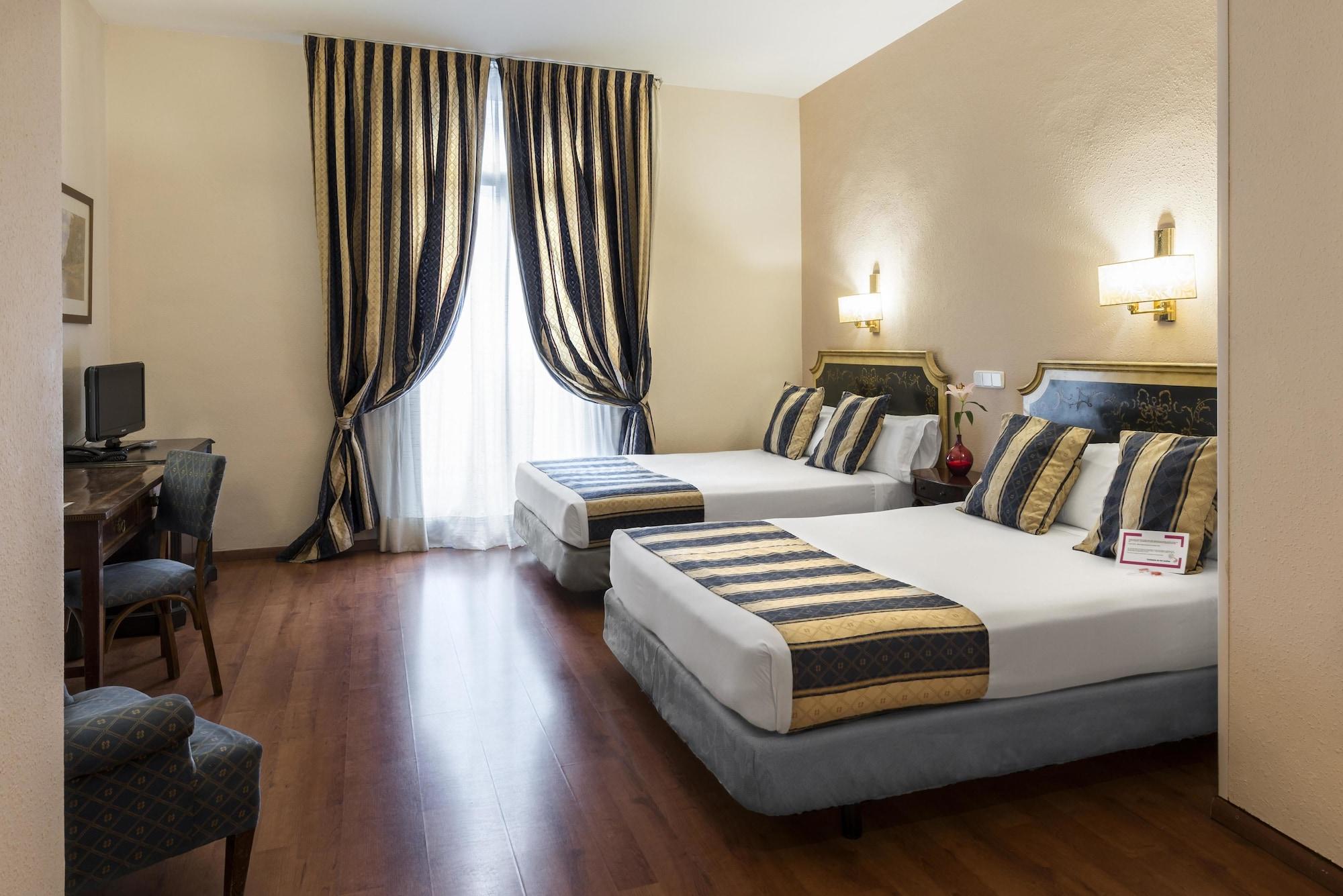 Oriente Atiram Hotel Барселона Екстериор снимка
