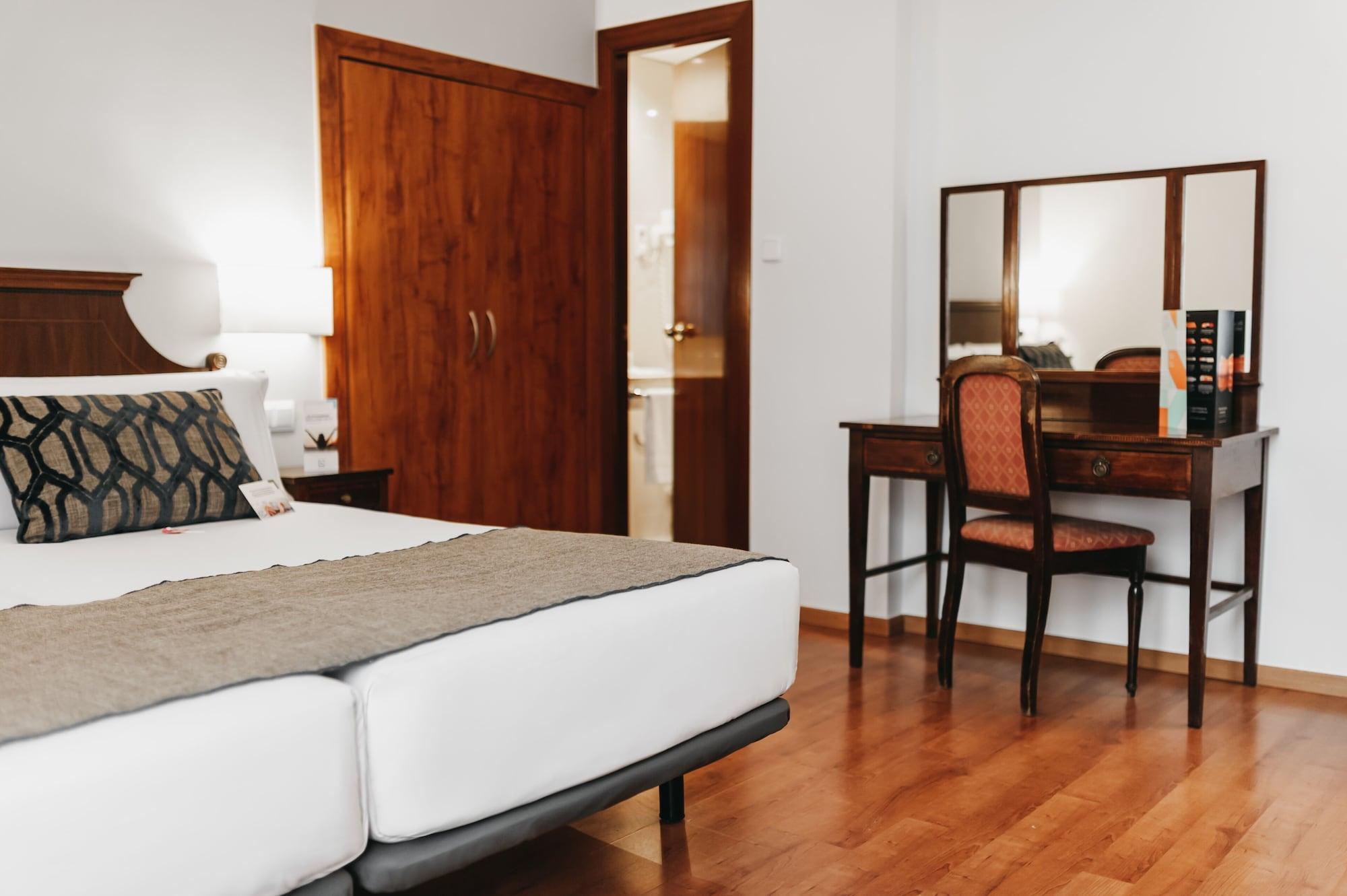 Oriente Atiram Hotel Барселона Екстериор снимка