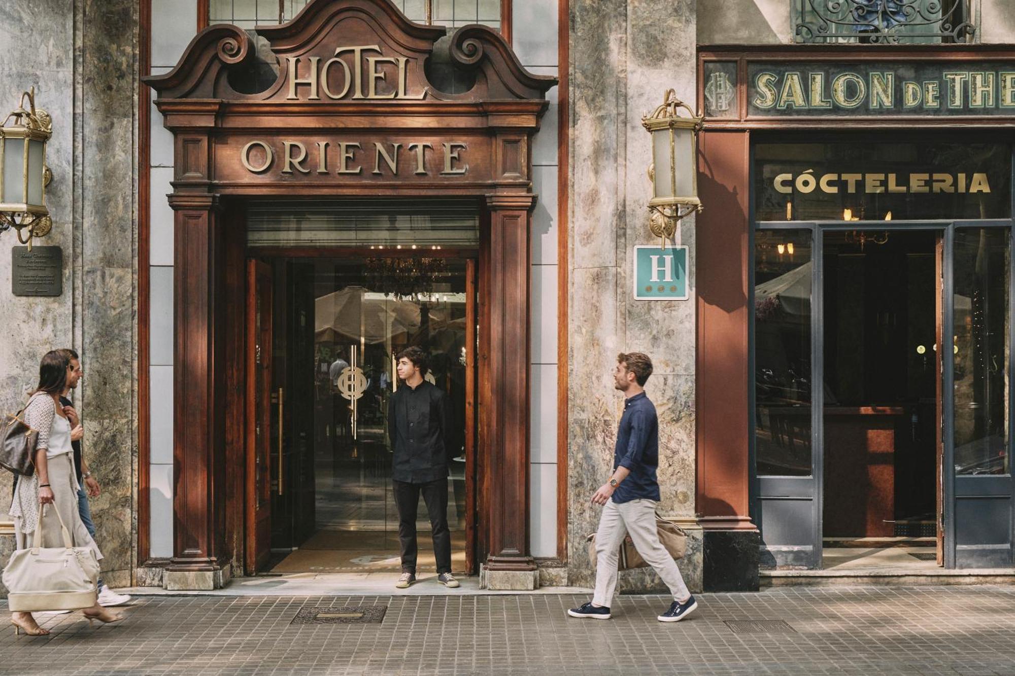 Oriente Atiram Hotel Барселона Екстериор снимка