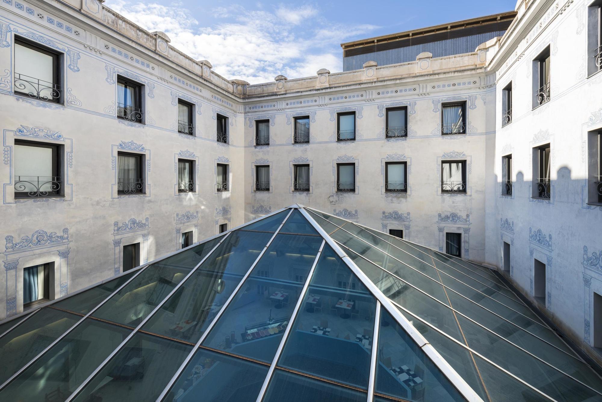 Oriente Atiram Hotel Барселона Екстериор снимка