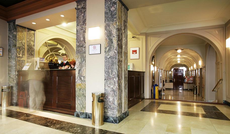 Oriente Atiram Hotel Барселона Екстериор снимка