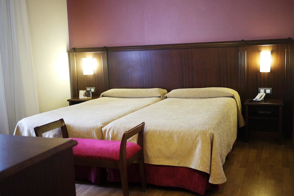 Oriente Atiram Hotel Барселона Екстериор снимка