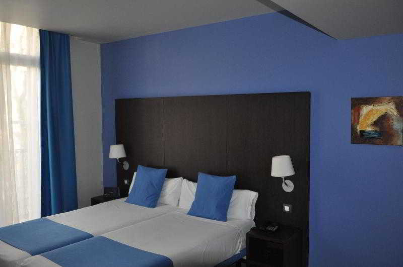 Oriente Atiram Hotel Барселона Екстериор снимка